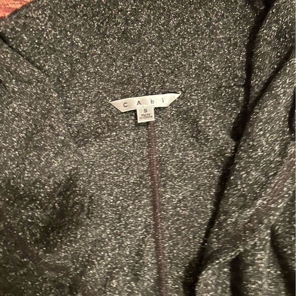 CAbi Womens Sweater Gray Raw Edged Jacket Cropped - Size S One Hook Closure 184B - Picture 2 of 7
